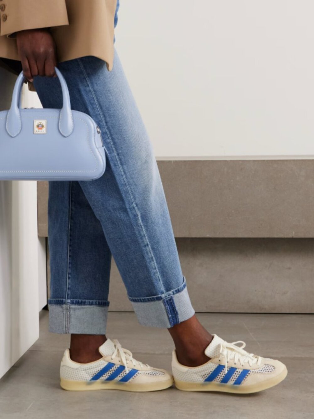 (Adidas) Gazelle in Off White / Focus Blue - Picture 4 of 11
